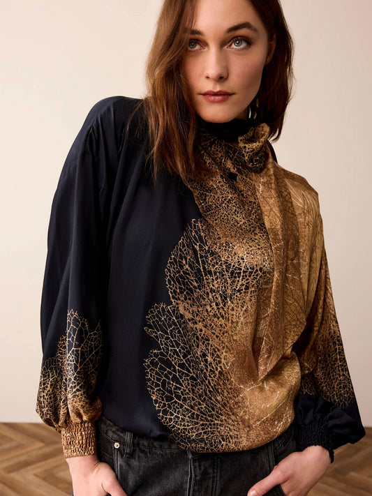 Summum Top with Leaf Print