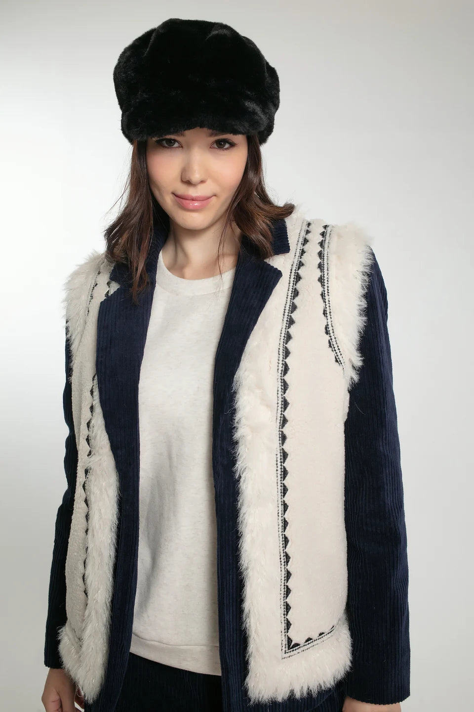 Nooki Dannika Gilet in Cream