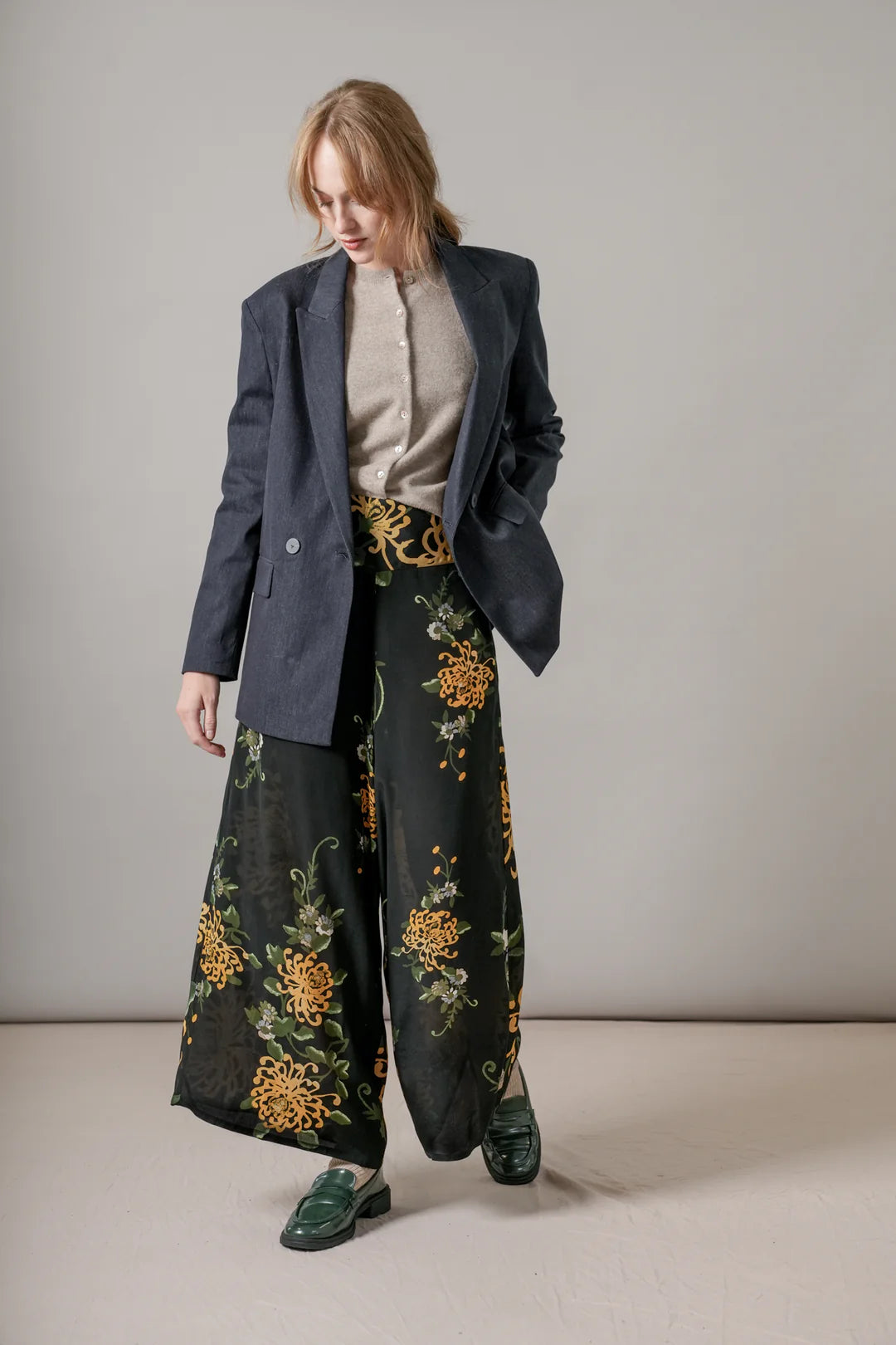 One Hundred Stars Palazzo Pants Chrysanthemum Black