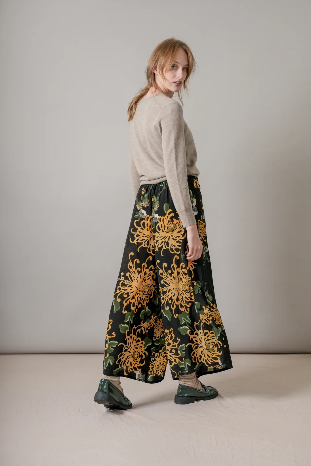 One Hundred Stars Palazzo Pants Chrysanthemum Black